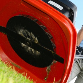 Cobra AirMow 51 80V Hover Mower