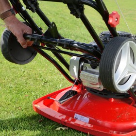 Cobra AirMow 51 80V Hover Mower