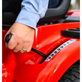 Cobra LT108HS2L 42" V-Twin Hydro Lawn Tractor with Side Discharge Cobra LT108HS2L 42" V-Twin Hydro Lawn Tractor with Side Discharge