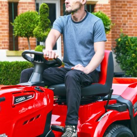 Cobra LT112HR2L 44" Lawn Tractor with V-Twin Engine Cobra LT112HR2L 44" Lawn Tractor with V-Twin Engine