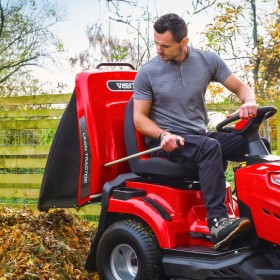 Cobra LT112HR2L 44" Lawn Tractor with V-Twin Engine Cobra LT112HR2L 44" Lawn Tractor with V-Twin Engine