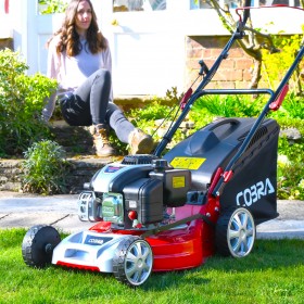 Cobra M40SPCVX 16" Cobra Powered Lawnmower with Vortex Airflow System