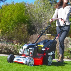 Cobra M40CVX 16" Cobra Powered Lawnmower with Vortex Airflow System